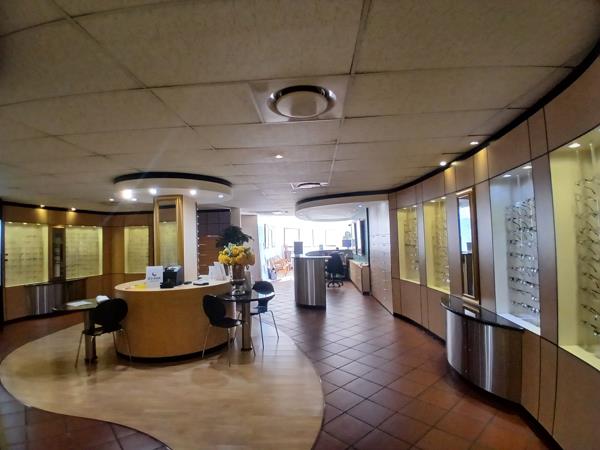 400  m² Commercial space