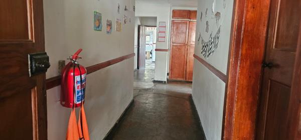 934  m² Commercial space