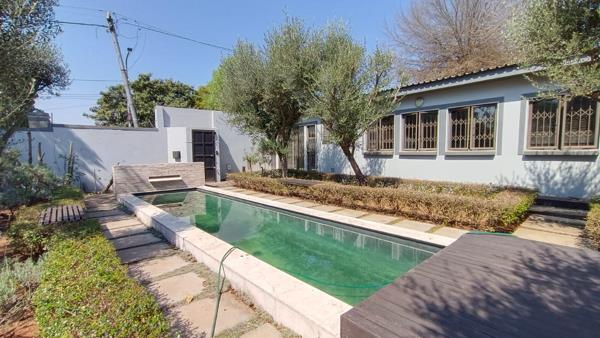 438  m² Office Space