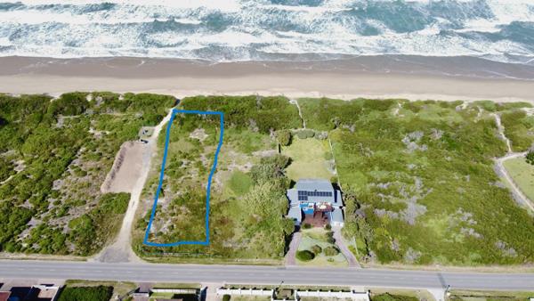 1 765 m² Land
