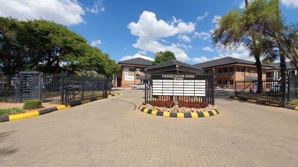 125  m² Commercial space