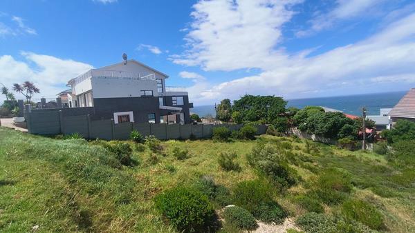 750 m² Land