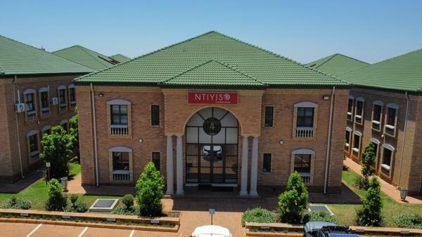 300  m² Commercial space