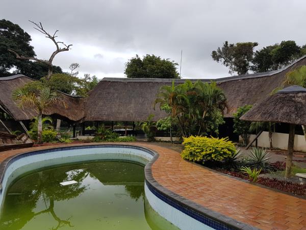 6 400 m² Land