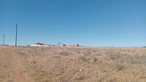 1 400 m² Land