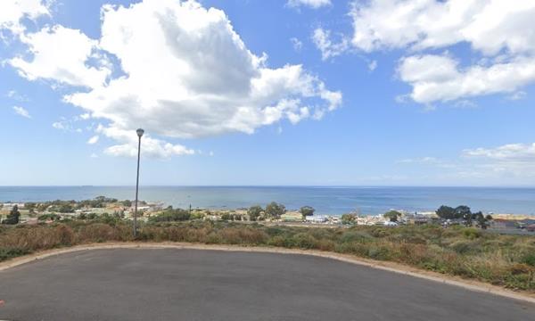 348 m² Land