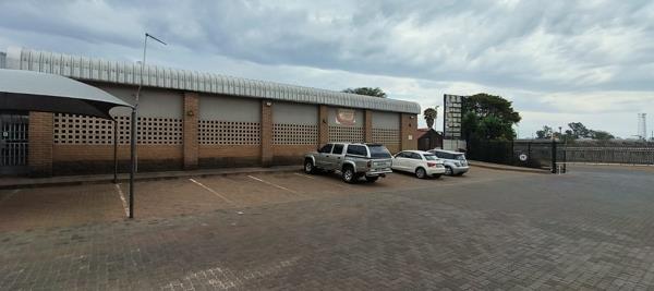 215  m² Industrial space