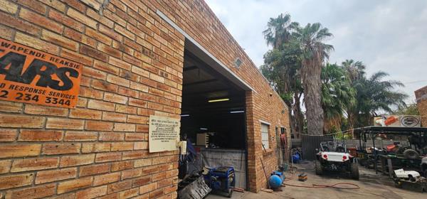 707  m² Industrial space