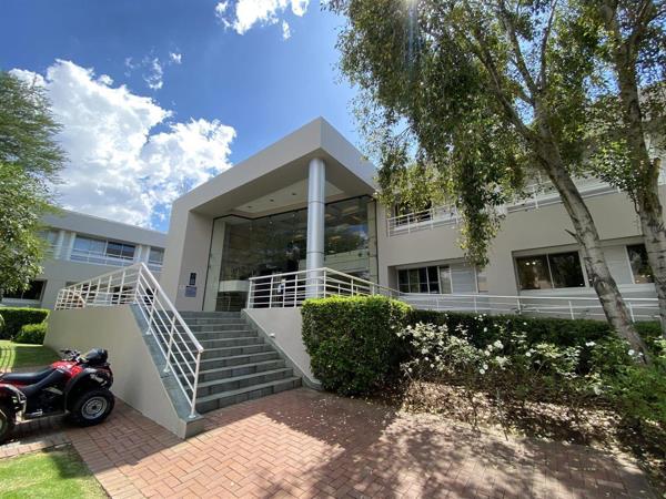 686 m² Office Space