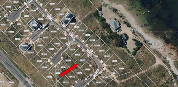 300 m² Land