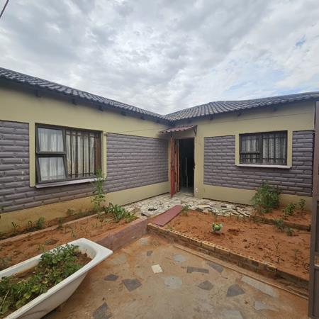 2 Bedroom House
