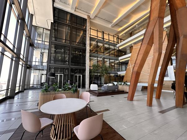 978 m² Commercial space