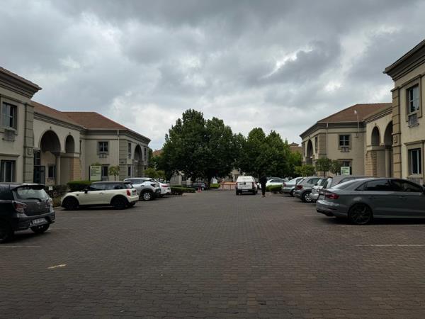 242 m² Commercial space
