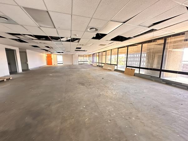 835  m² Commercial space