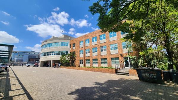 499  m² Commercial space