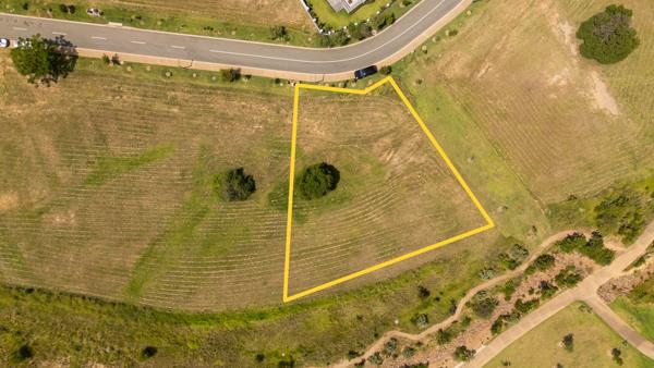 2 255 m² Land