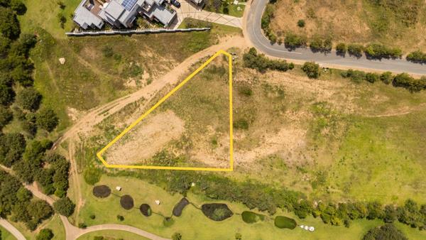 1 851 m² Land