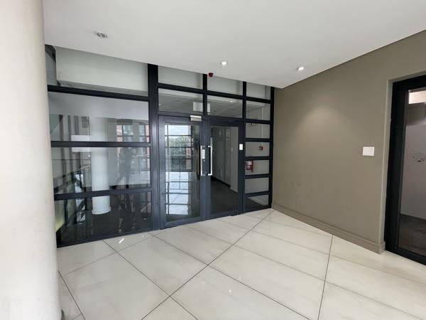 439  m² Commercial space