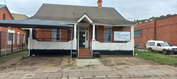 300  m² Commercial space