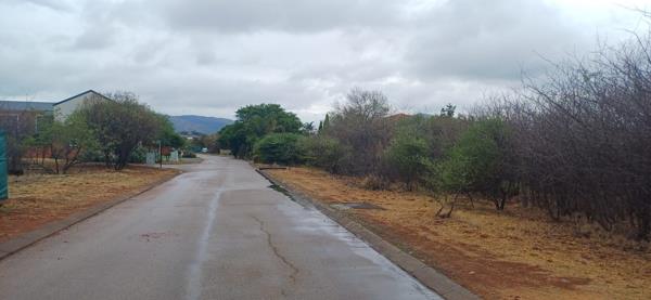 995 m² Land