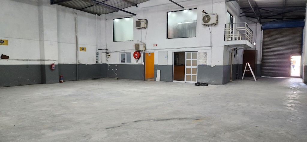 400  m² Commercial space