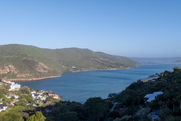 935 m² Land