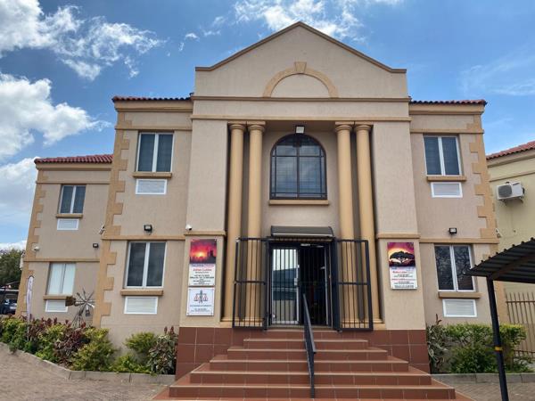 482 m² Office Space