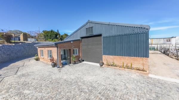 235  m² Industrial space