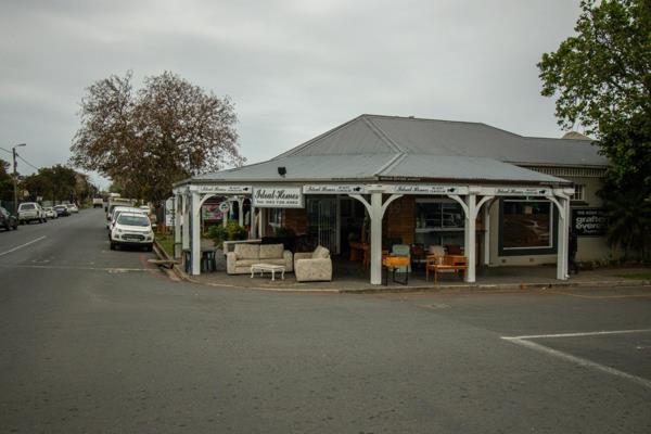 1 867 m² Retail Space