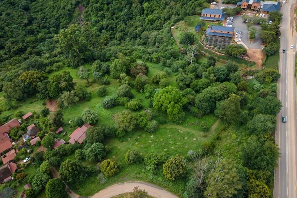 1 743 m² Land