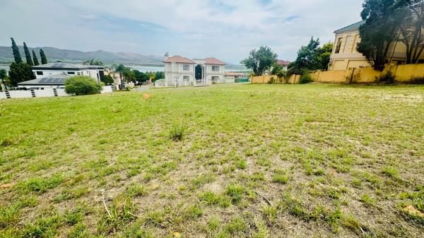 884 m² Land