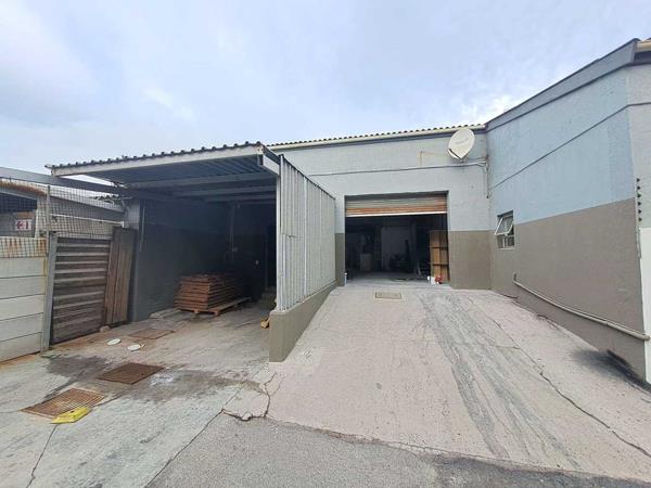 571  m² Industrial space