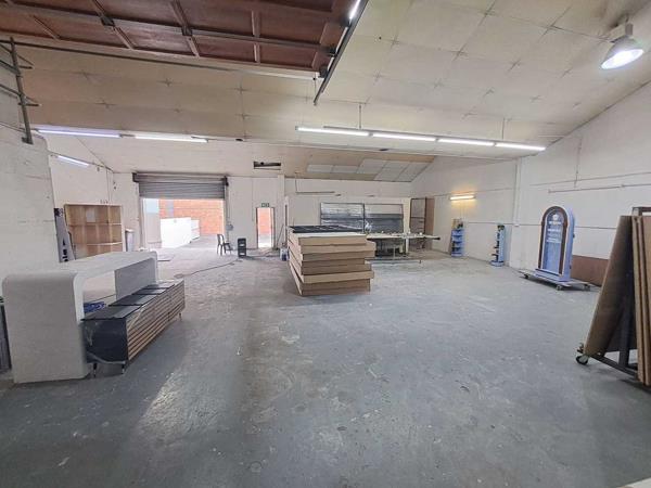 571 m² Industrial space