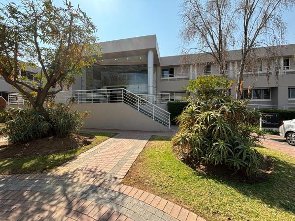 686 m² Office Space