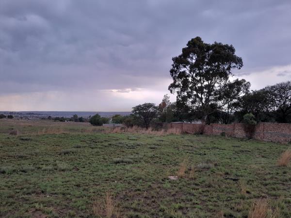2 000 m² Land