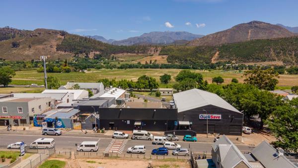 1 497 m² Commercial space