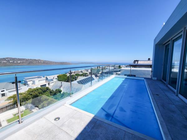 6 Bedroom House