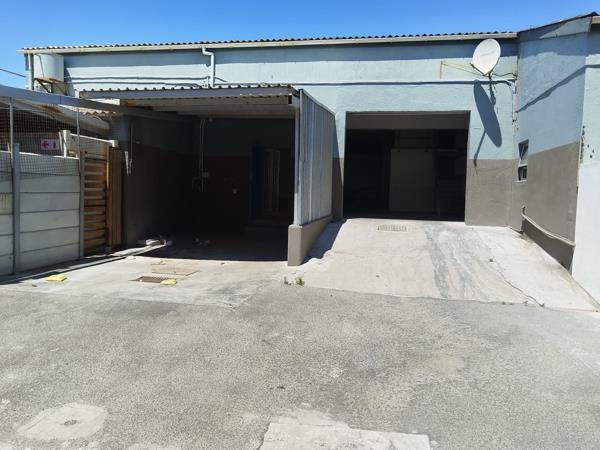 571  m² Industrial space