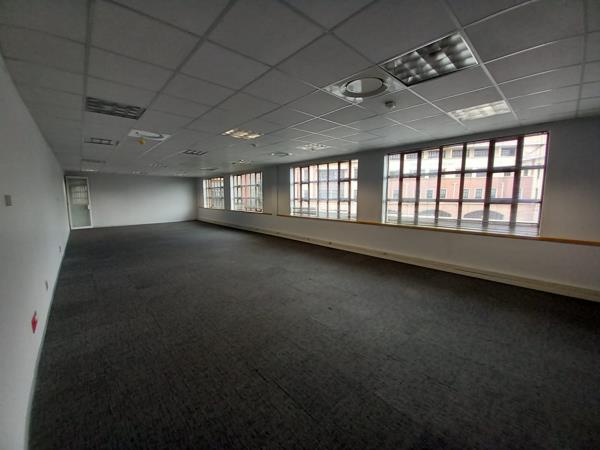111 m² Commercial space