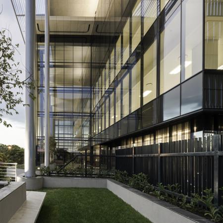 561  m² Commercial space