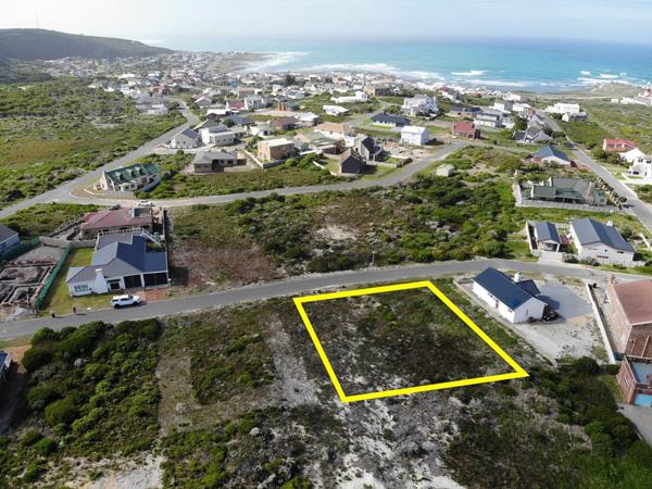 600 m² Land