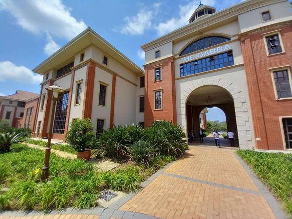 105  m² Commercial space