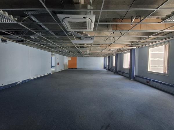 393 m² Commercial space