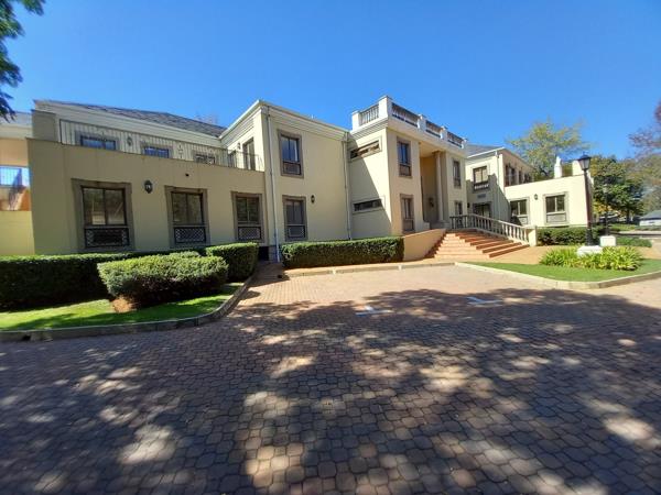 702  m² Commercial space