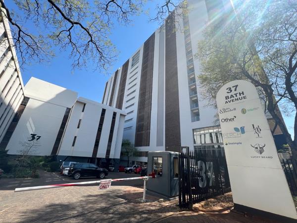 555  m² Commercial space