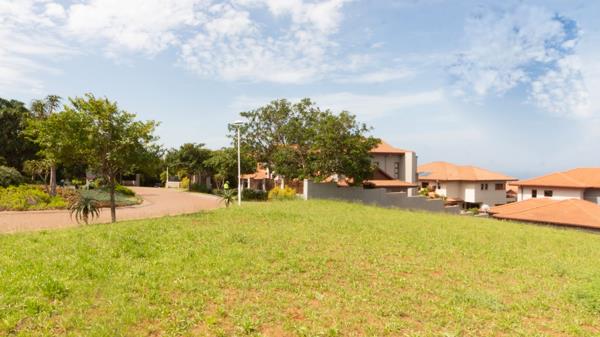 1 075 m² Land