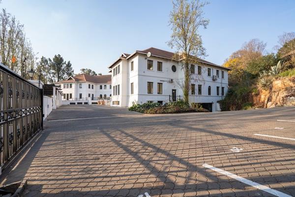 250  m² Office Space