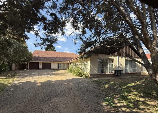6 Bedroom House