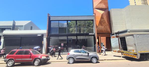 209  m² Commercial space