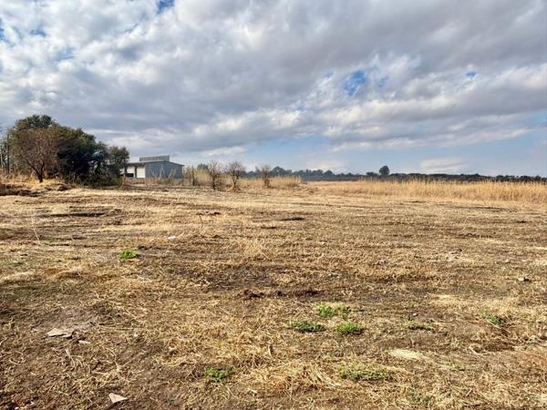 8 921 m² Land